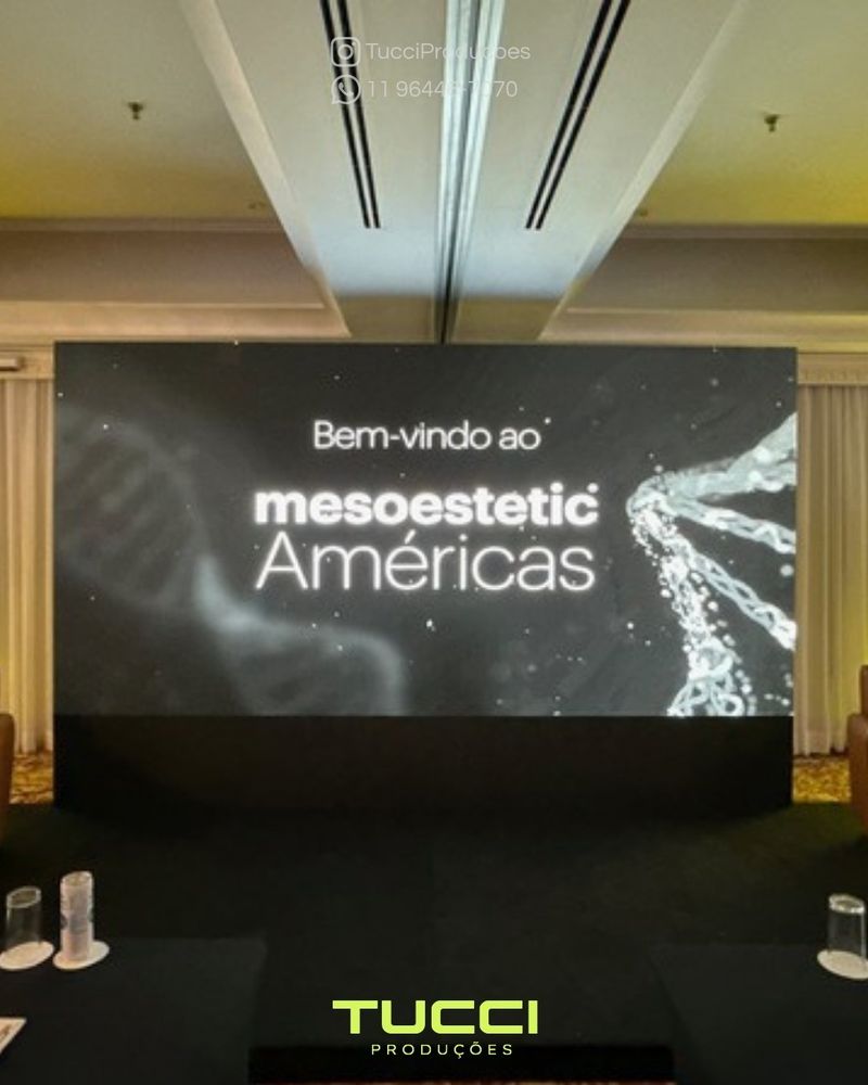 Painel de LED para eventos em São Paulo: painel de LED com mensagem de boas-vindas em evento em hotel