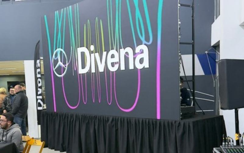 Painel de LED para eventos em São Paulo: painel de LED no palco de um evento de marca