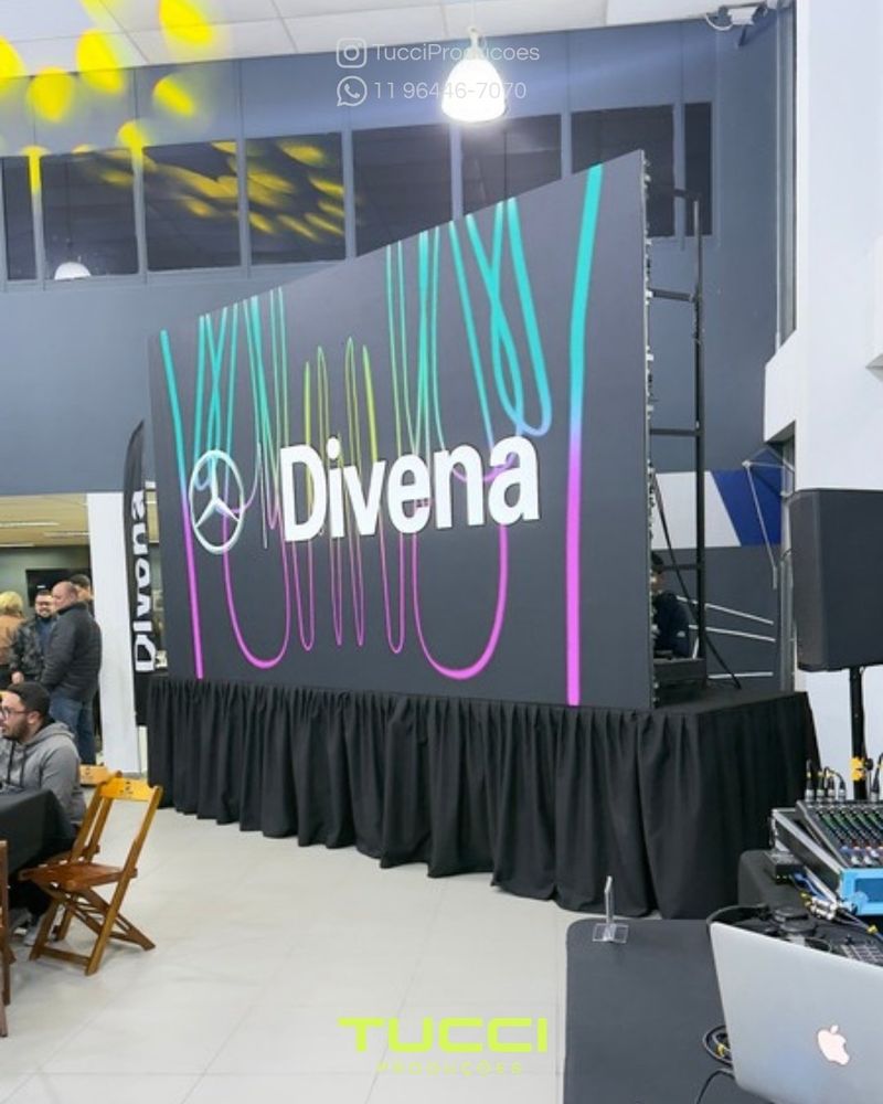 Painel de LED para eventos em São Paulo: painel de LED no palco de um evento de marca